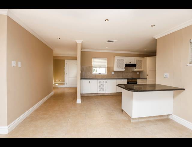 3 BEDROOM APARTMENT FOR SALE IN LA LUCIA